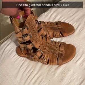 Sandal's
